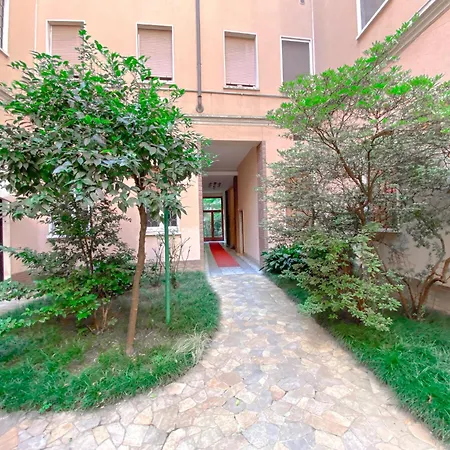 Sant'orsola 5 - Modern Duomo Apartment *